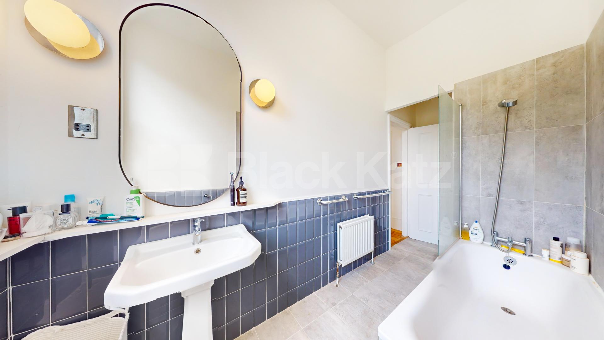 Modern Apartment Lonsdale Road, Notting Hill